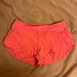 Lululemon Speed up Low Rise shorts 2.5inch size 6